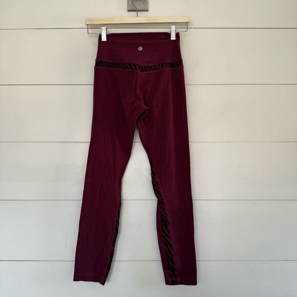 Lululemon Women’s 4 Original Align Maroon Chevron Rare - Picture 2 of 5